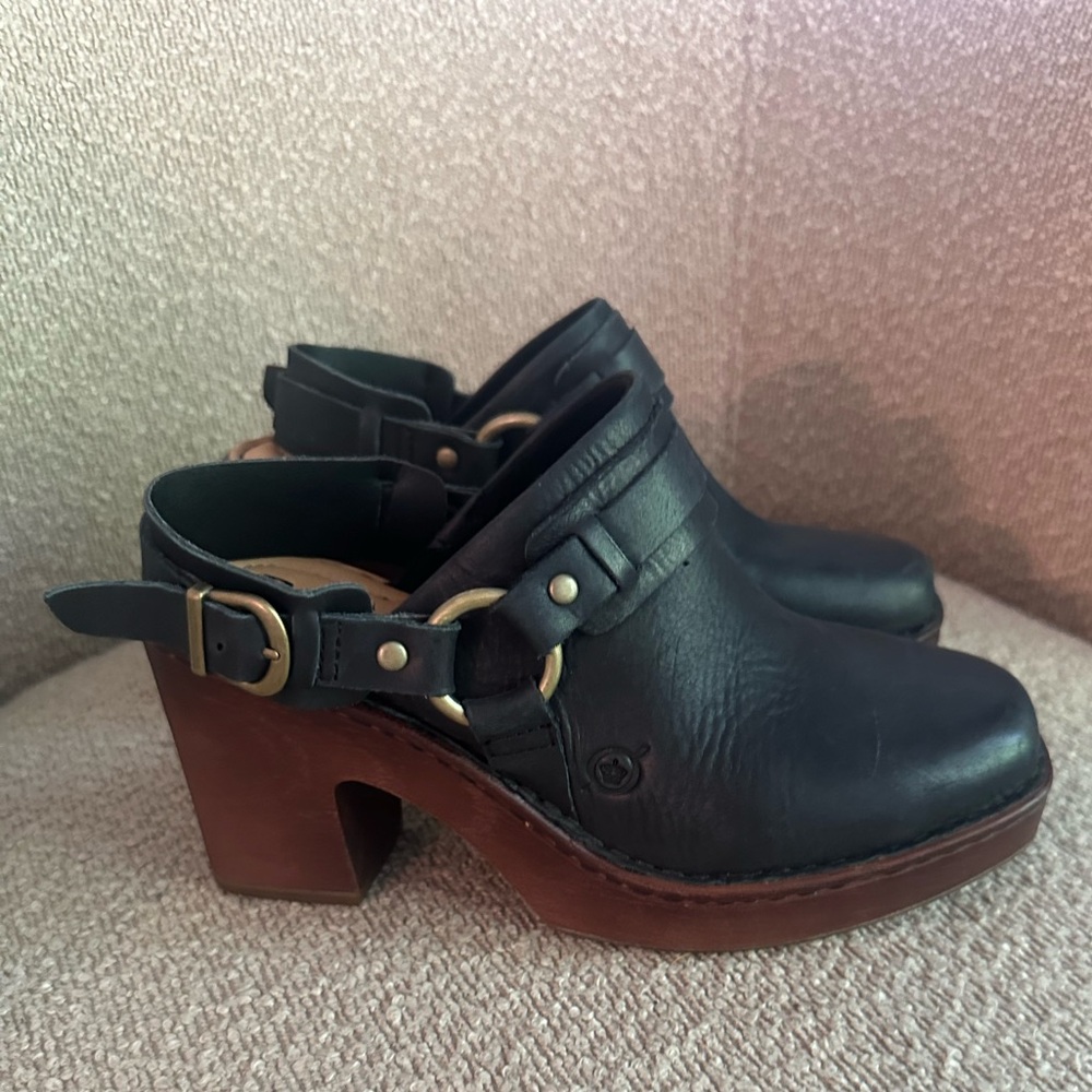 Born Women's Black Leather Clogs - Picture 2 of 8